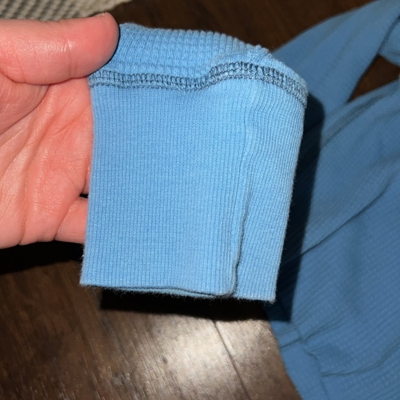 Urban Outfitters Cropped Long Sleeve - Picture 5 of 5